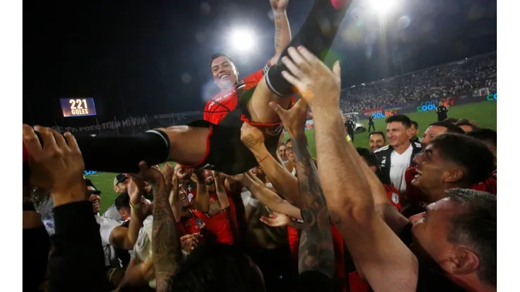 Esteban Paredes retorna al Monumental a saludar para su amigo Esteban pavez