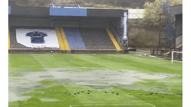 La lluvia tiene en jaque el partido de Huachipato y Magallanes