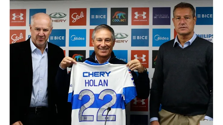 Ariel Holan aclara los rumores.
