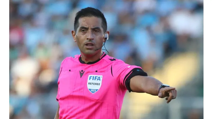 El histórico juez cree que Gilabert no es el indicado para el duelo entre azules y cruzados