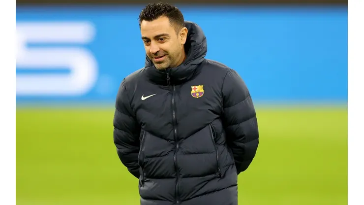 Xavi le tira flores a Pellegrini y Bravo.