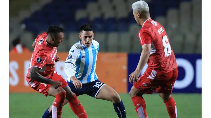 Matías Rojas de Racing le anotó un golazo a Ñublense por Copa Libertadores.