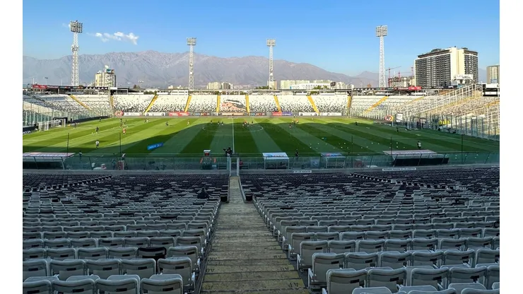 En Colo Colo aplicaron duras medidas a hinchas que ingresaron a la fuerza.