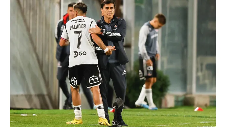 Carlos Palacios fue clave para Colo Colo y Gustavo Quinteros destacó su nivel