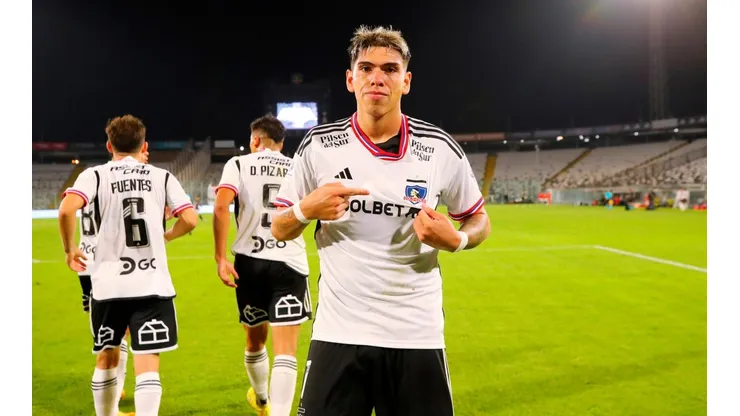 Histórico albo le baja el perfil a Carlos Palacios.
