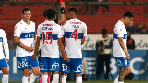 Isla se fue expulsado en el minuto 81.