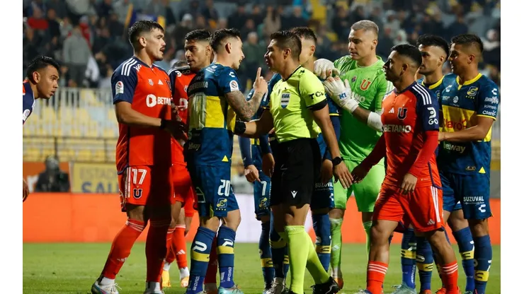 Andía se refirió al supuesto penal para Everton.
