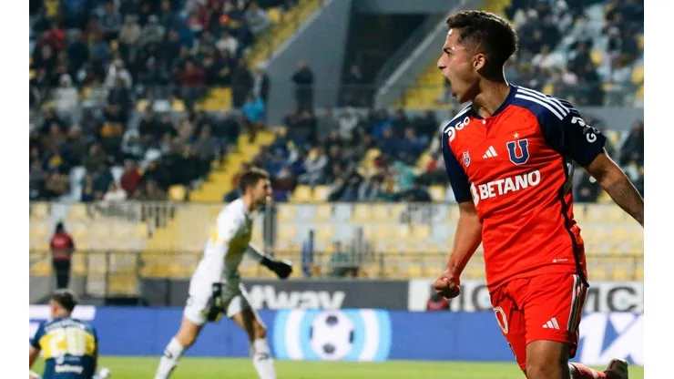 El volante anotó el 2-0 parcial de la U ante Everton