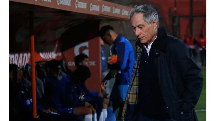 Holan no le da la vuelta al equipo.