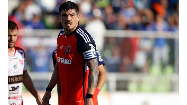 Claudio Borghi cree que Luis Casanova tiene nivel para la selección chilena