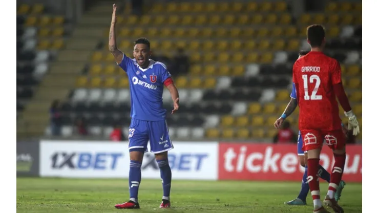 Ex capitán de Universidad de Chile asegura que un buen partido de Nery Domínguez ante Everton, le podría meter mucha presión a Mauricio Pellegrino