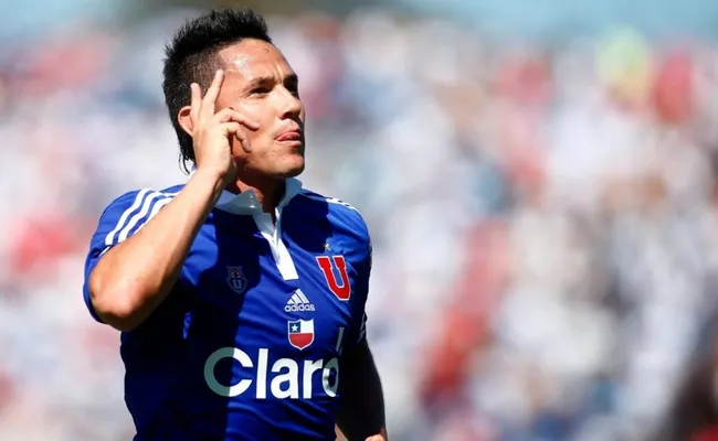 Cristián Olguín se alineó con Gustavo Canales y barrió contra Esteban Paredes. Le respondió duramente al ídolo de Colo Colo.