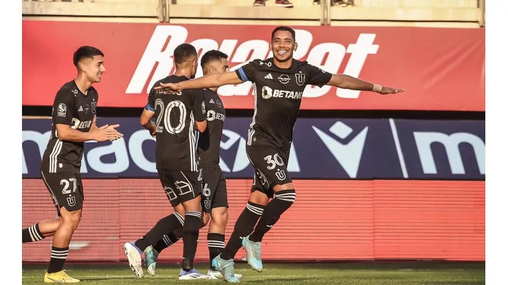 Cristián Palacios le mete presión a Mauricio Pellegrino a punta de goles