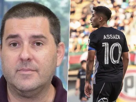 Cristián Arcos le da flor de consejo a Lucas Assadi