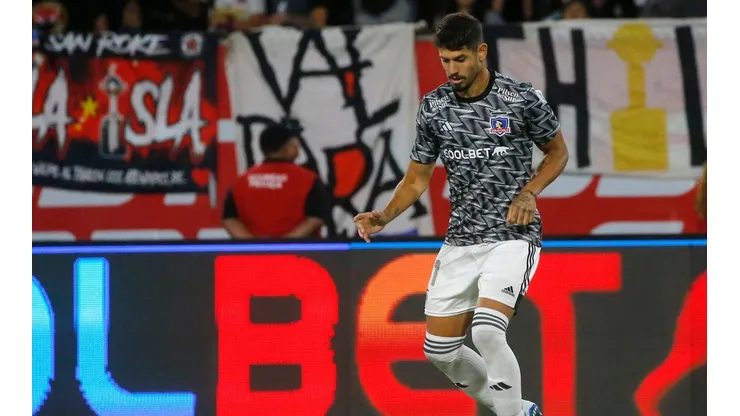 De los Santos será baja en Colo Colo por un largo tiempo.