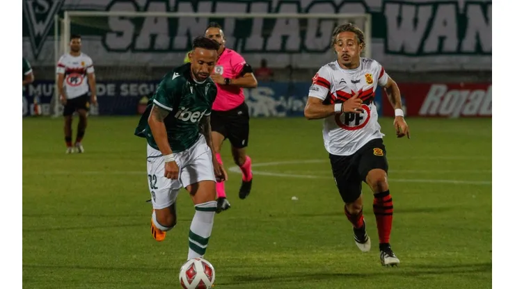 Marcelo Cañete no pudo hacer mucho en Wanderers en el partido ante Rangers