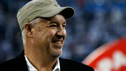 Juan Tagle no se complica por la difícil semana de la UC.