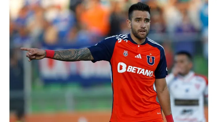 Zaldivia es uno de los defensas titulares de la U
