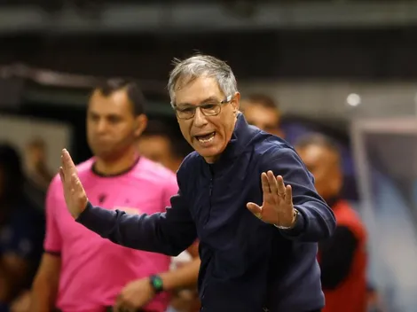 Histórico de la UC le presta a ropa a Holan previo al duelo con Colo Colo