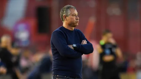 El actual técnico cruzado fue criticado por ídolos del club trasandino