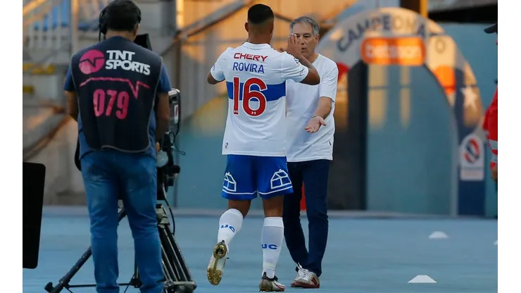 Ariel Holan no lo pasa bien en la UC por el tema de relación con sus jugadores.