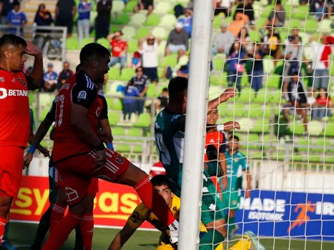 La U se preocupa por la sintética de Audax: "Les favorece a ellos"