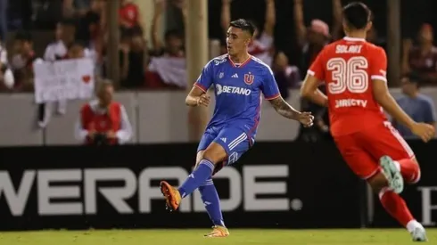 Nacho Tapia fue titular ante River Plate en Argentina.