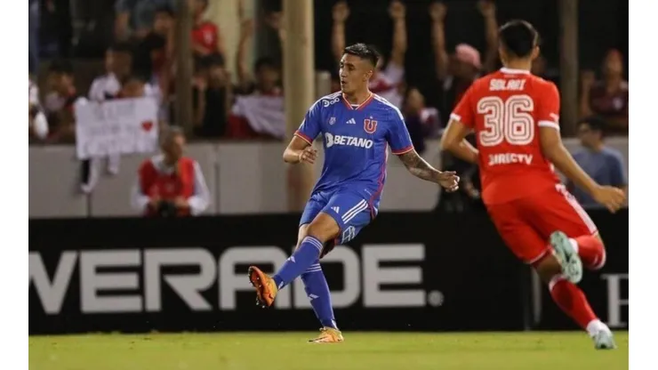 Nacho Tapia fue titular ante River Plate en Argentina.