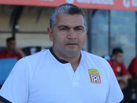 Hinchas curicanos piden la cabeza de Damián Muñoz tras caer ante Rengo