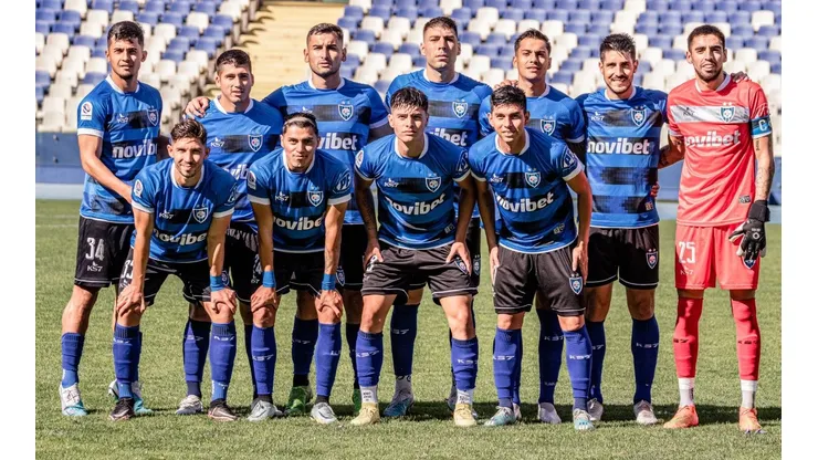 Yahir Salazar -izq arriba- debutó en Huachipato tras su paso por la U