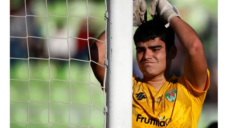 Tomás López batalló en el arco de Chimbarongo y trató de hacer lo que pudo ante la U.