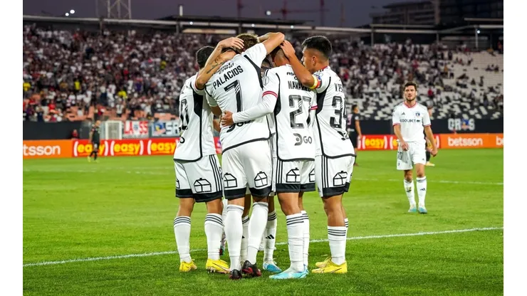 Colo Colo superó a Santiago City en el estadio Monumental.