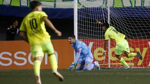 Matías Dituro se mandó flor de condoro en la Universidad Católica.