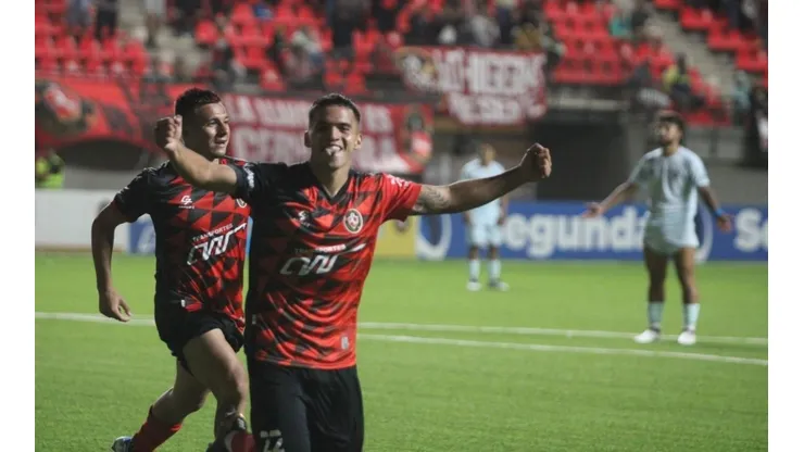 La historia del futbolista que no pudo jugar en Universidad de Chile por la pandemia y ahora la rompe en la Segunda División