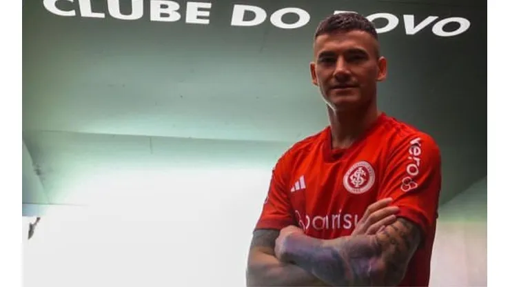 Charles Aránguiz fue presentado como nuevo jugador de Internacional de Porto Alegre