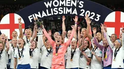 Inglaterra gana su segundo título internacional.