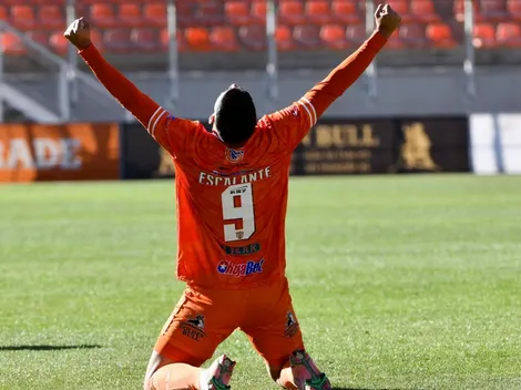 ¿Se va o no? Escalante es despedido y reintegrado a la vez