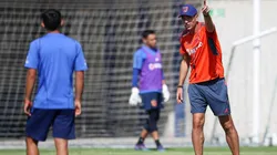 Mauricio Pellegrino estudia variantes para el duelo ante Chimbarongo.