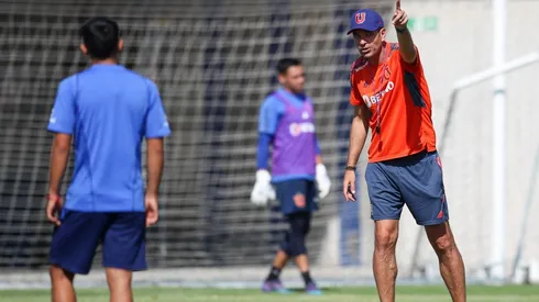 Mauricio Pellegrino estudia variantes para el duelo ante Chimbarongo.