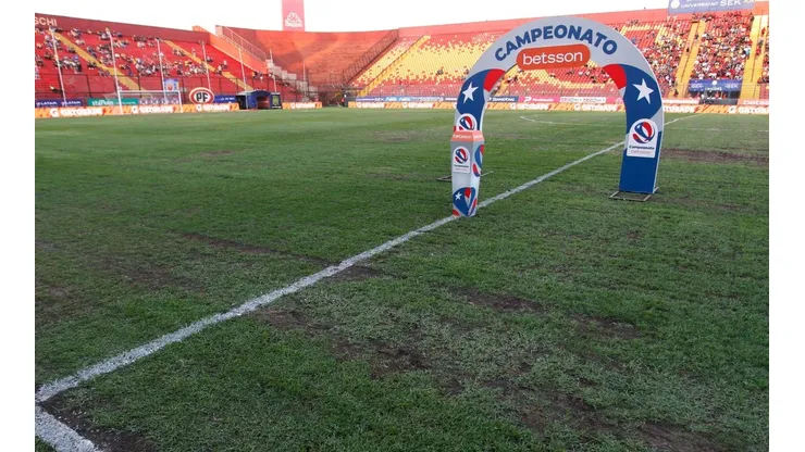 Así estaba la cancha de Santa Laura a comienzos de temporada