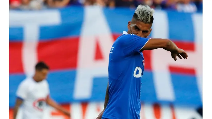 Mauricio Pellegrino debe decidir si lo margina de algún compromiso.