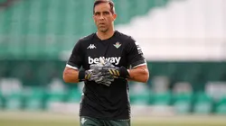 Bravo podría estar viviendo sus últimos partidos en el Betis