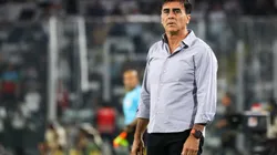 Quinteros deberá mover piezas en su esquema titular.