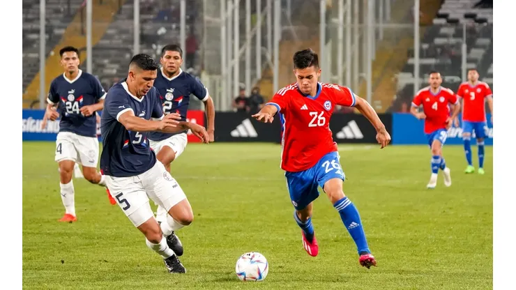 Alexander Aravena la rompió en la Selección y buscará replicar eso en la UC