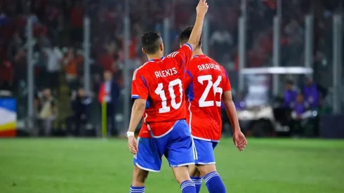 Aravena cumple el sueño de jugar junto a Alexis Sánchez