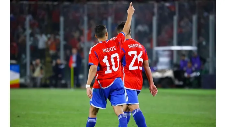 Aravena cumple el sueño de jugar junto a Alexis Sánchez