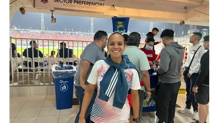La Chama vio el triunfo de La Roja en el Monumental con la camiseta de Chile
