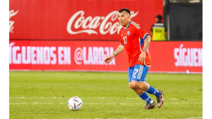 Medel se fue con todo en contra del estado de la cancha del Monumental.
