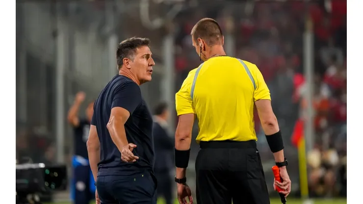 Histórico de Chile pide que Eduardo Berizzo se vaya con todo de la Selección.