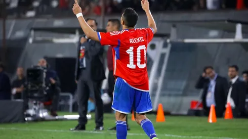 Alexis comenzó de gran manera su nueva etapa en La Roja con nuevo dorsal.